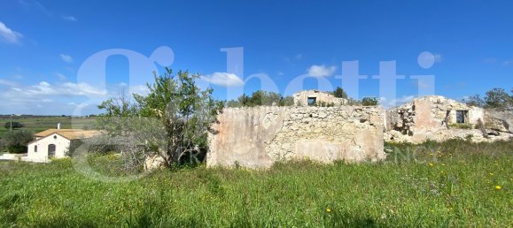 250m² Land in Noto, Italy No. 318986 5