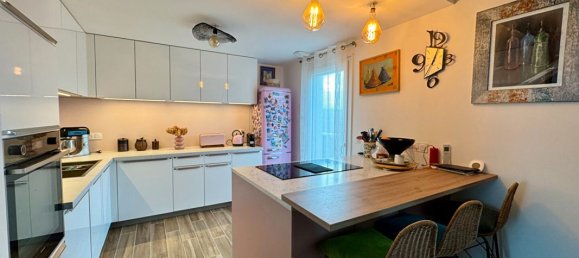 3 bedrooms House in Landunvez, France No. 207210 2