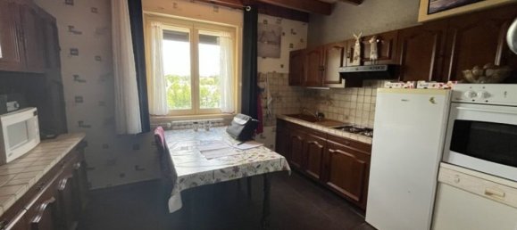 3 bedrooms House in Puy-de-Dome, France No. 283455 2