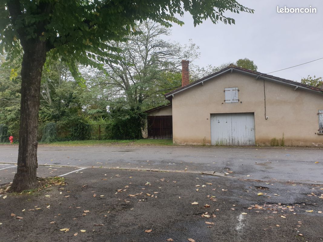  Land in Roquefort, France No. 340611