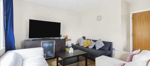 2 bedrooms Apartment in London, United Kingdom No. 7265 2