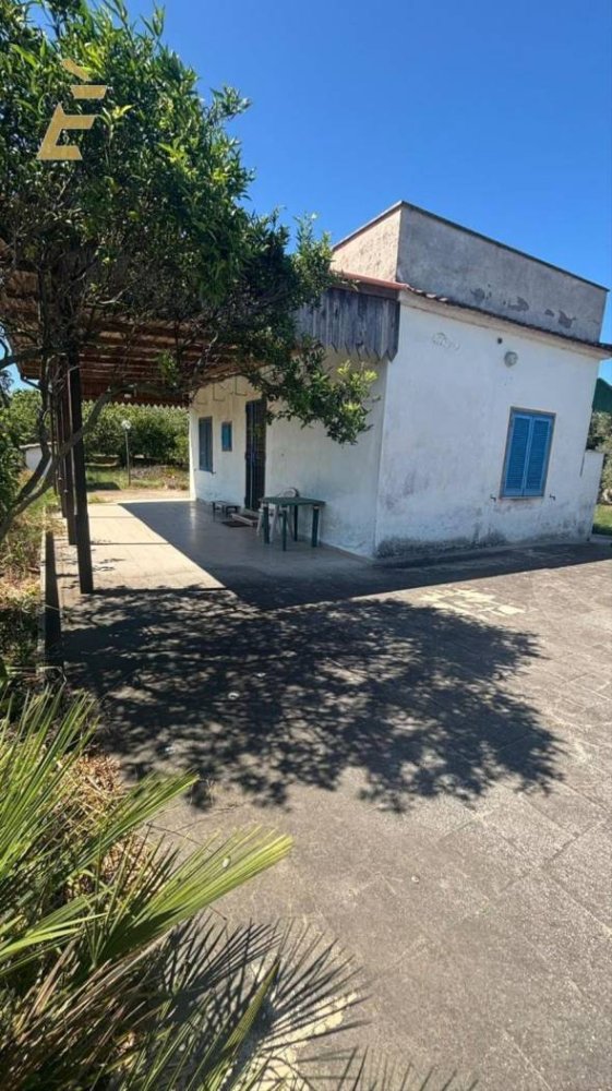 3-Zimmer Villa in Aprilia, Italy, Nr. 271003