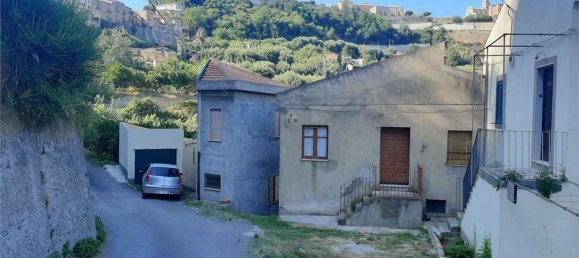 3 Schlafzimmer Wohnung in Naso, Italy, Nr. 375060 5