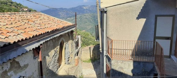 3 Schlafzimmer Wohnung in Naso, Italy, Nr. 375060 2