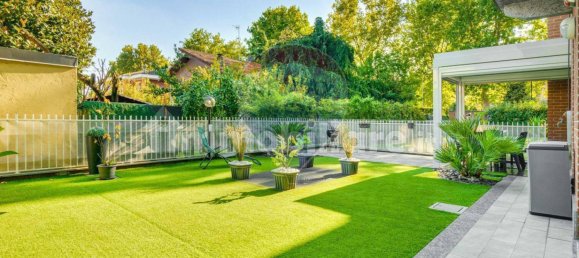 Apartamento de 2 dormitorios en Caronno Pertusella, Italy No. 380033 19