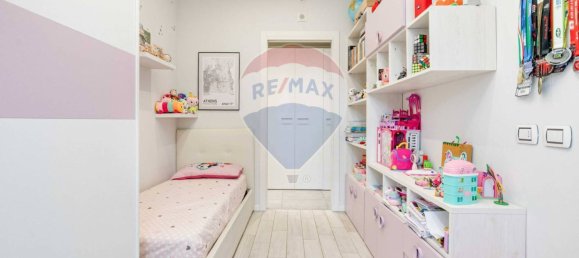 Apartamento de 2 dormitorios en Caronno Pertusella, Italy No. 380033 16