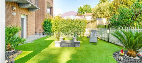 Apartamento de 2 dormitorios en Caronno Pertusella, Italy No. 380033 18