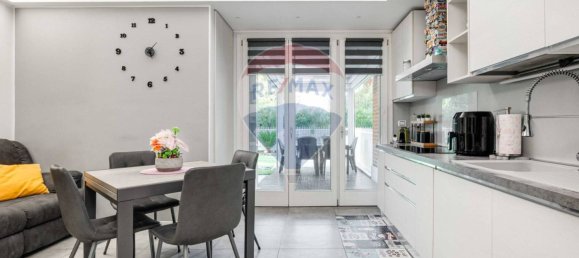 Apartamento de 2 dormitorios en Caronno Pertusella, Italy No. 380033 3