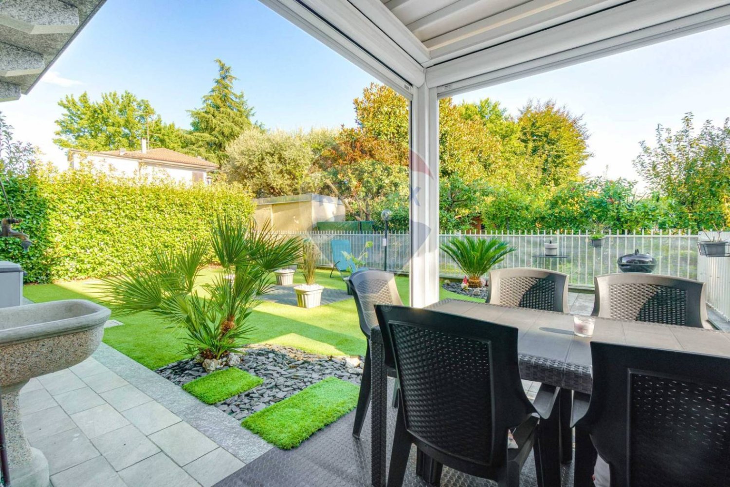 Apartamento de 2 dormitorios en Caronno Pertusella, Italy No. 380033