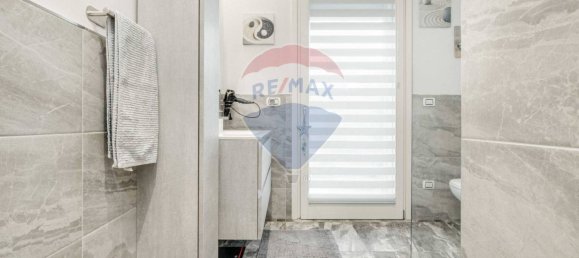Apartamento de 2 dormitorios en Caronno Pertusella, Italy No. 380033 12