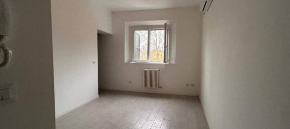 3 rooms Apartment in Collecchio, Italy No. 23990 2