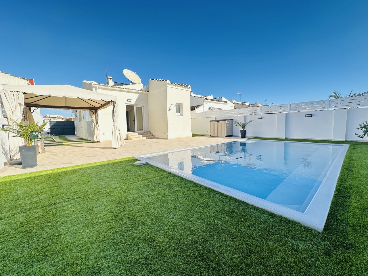 3 bedrooms House in Torrevieja, Spain No. 286139