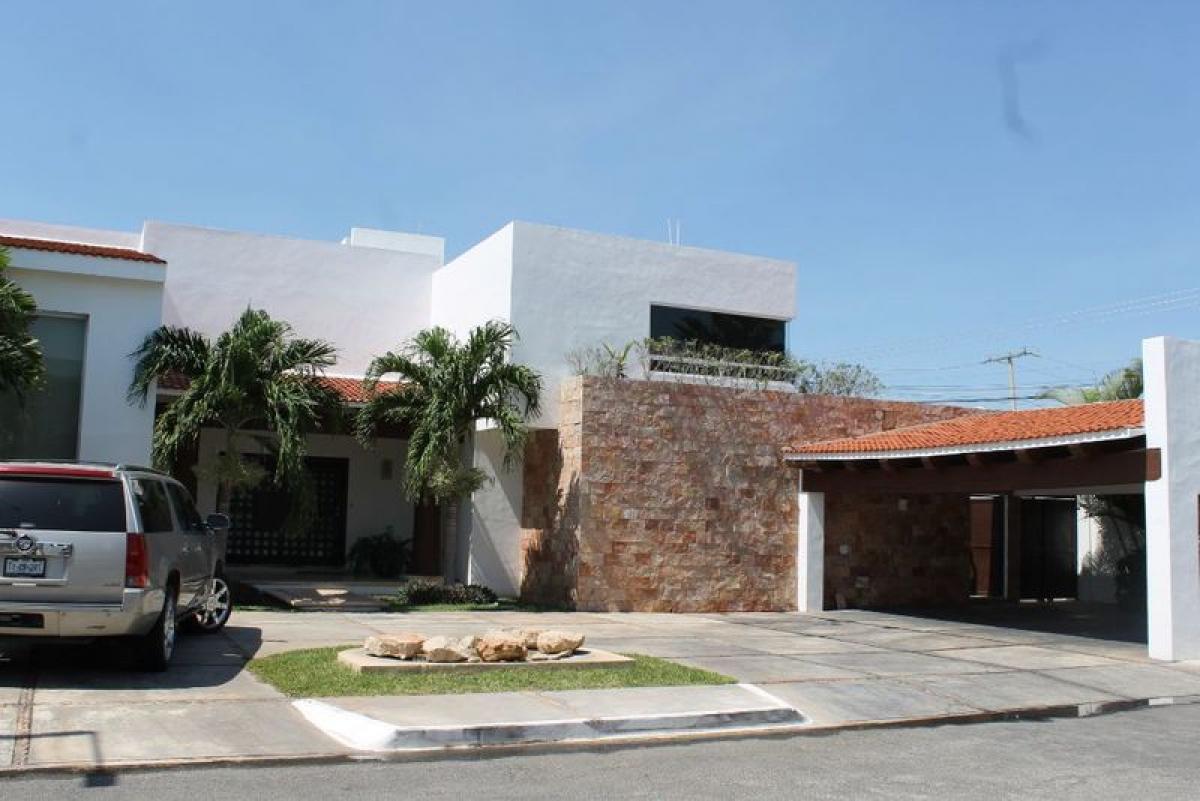 4 bedrooms House in Yucatan, Mexico No. 185568