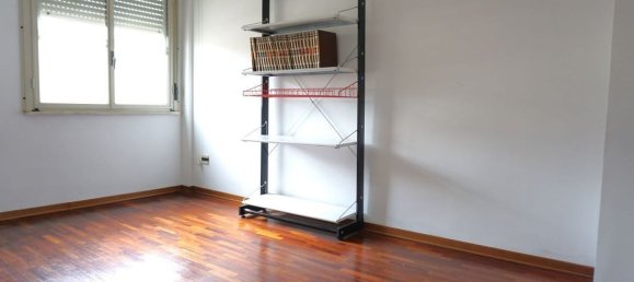 Apartamento de 5 habitaciónes en Pontedera, Italy No. 293019 15