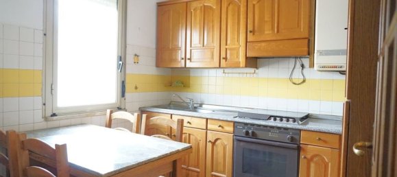 Apartamento de 5 habitaciónes en Pontedera, Italy No. 293019 2