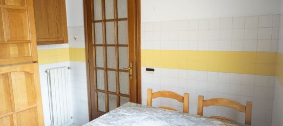Apartamento de 5 habitaciónes en Pontedera, Italy No. 293019 5