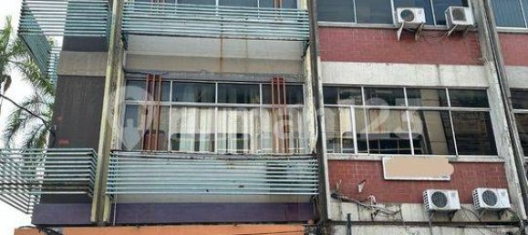 262m² Shop in Grogol Petamburan, Indonesia No. 1828 2