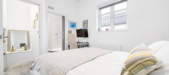 5 bedrooms House in Beckenham, United Kingdom No. 1080 18