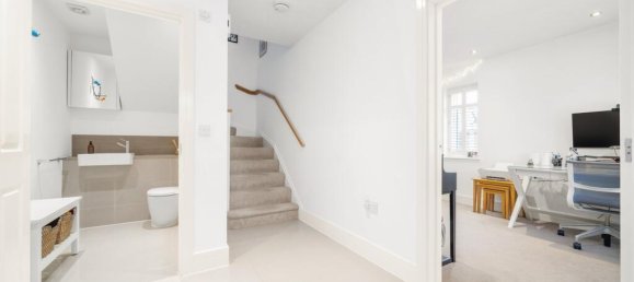 5 bedrooms House in Beckenham, United Kingdom No. 1080 11