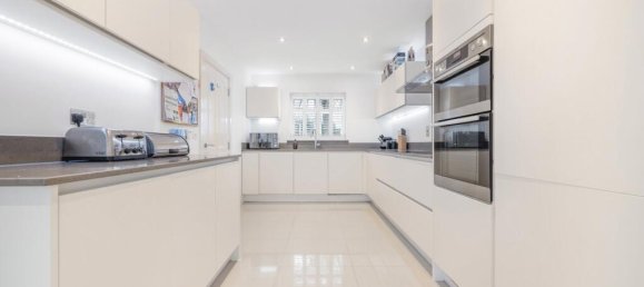 5 bedrooms House in Beckenham, United Kingdom No. 1080 2