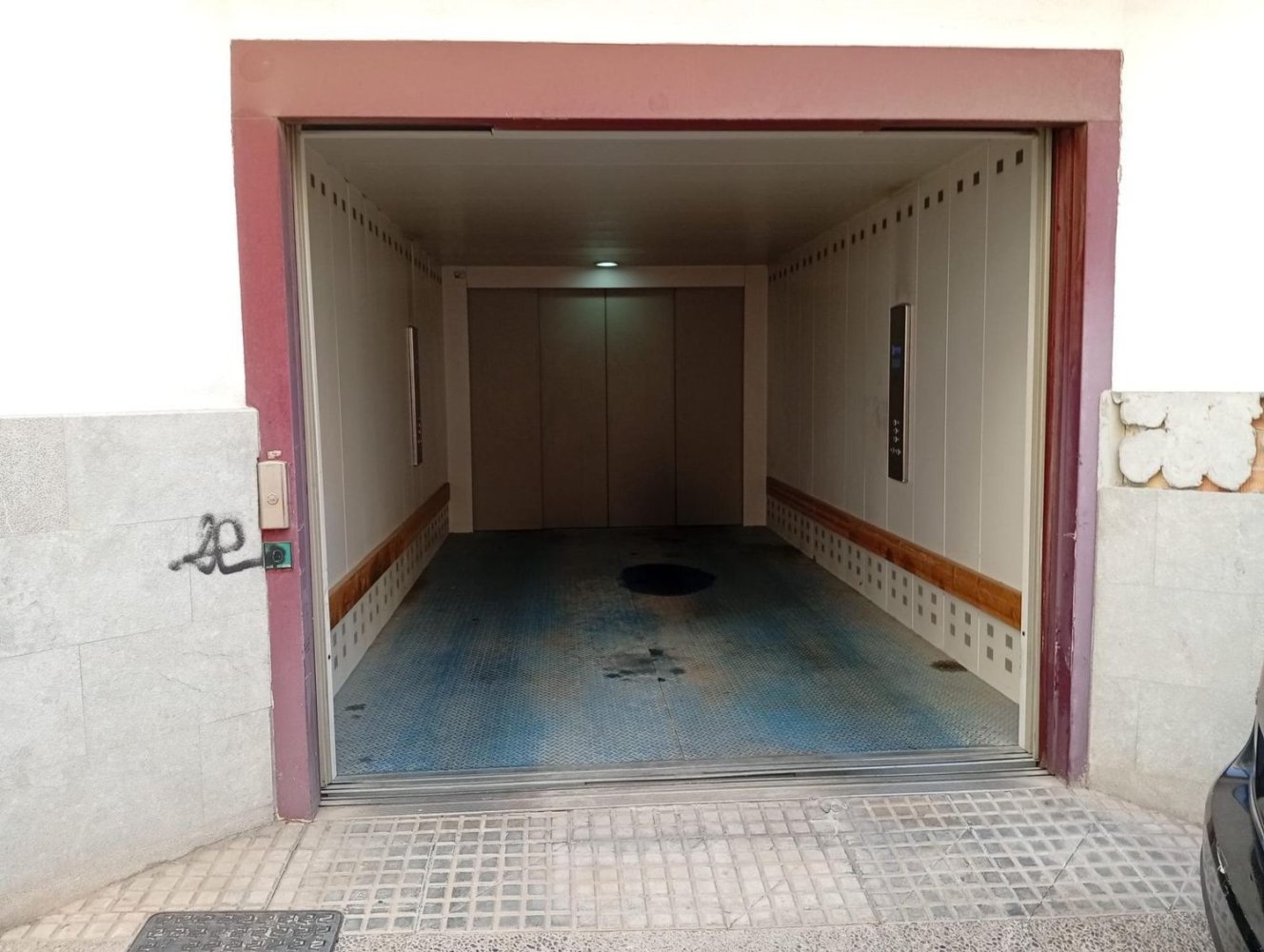  مرآب في Antequera, Spain 14متر مربع رقم 259542