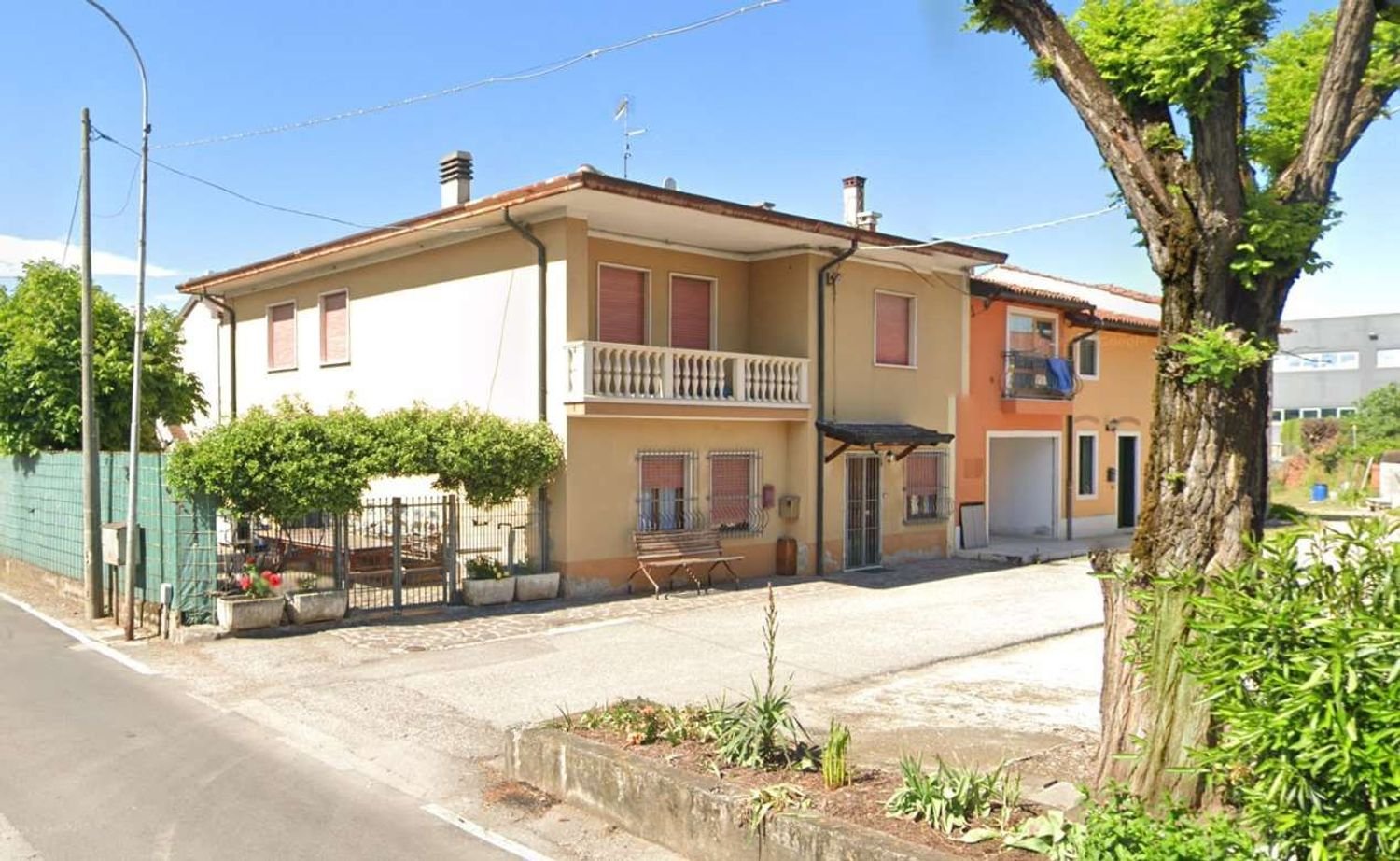 3 rooms Apartment in Gambellara, Italy No. 300850