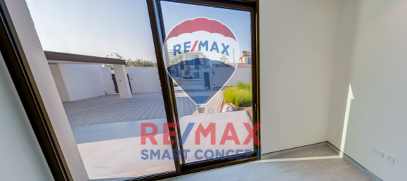 5 bedrooms Villa in Abu Dhabi, UAE No. 66736 10