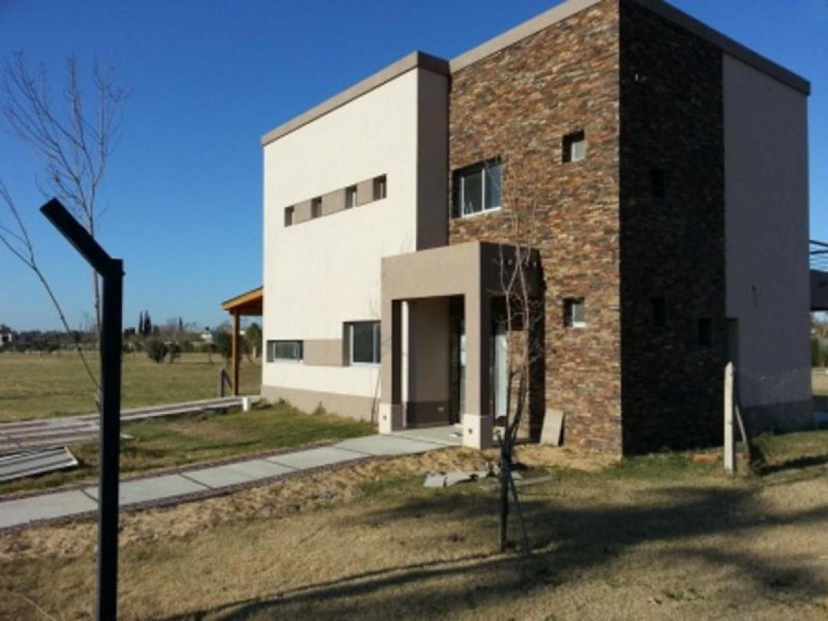 3 bedrooms House in Almirante Brown, Argentina No. 80674