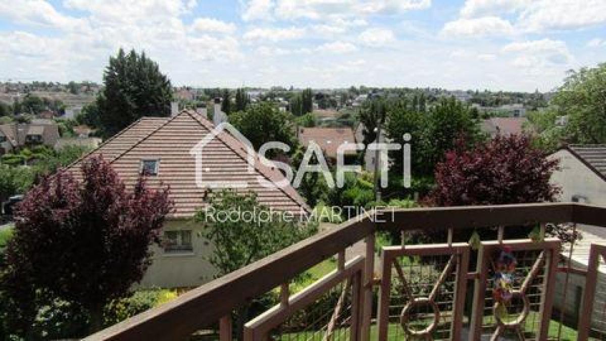 2 bedrooms Apartment in Arpajon, France No. 12613
