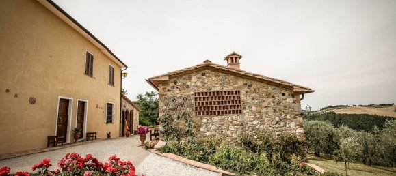 15 rooms House in Chianni, Italy No. 58432 15