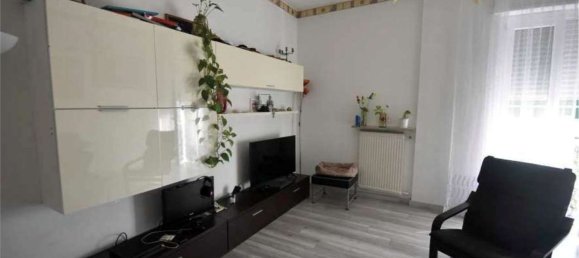 3 rooms Apartment in Piacenza, Italy No. 94706 6