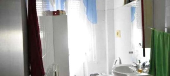 3 rooms Apartment in Piacenza, Italy No. 94706 9