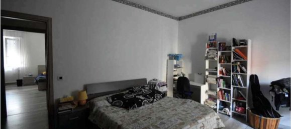 3 rooms Apartment in Piacenza, Italy No. 94706 8