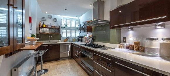 3 bedrooms Apartment in London, United Kingdom No. 5468 9