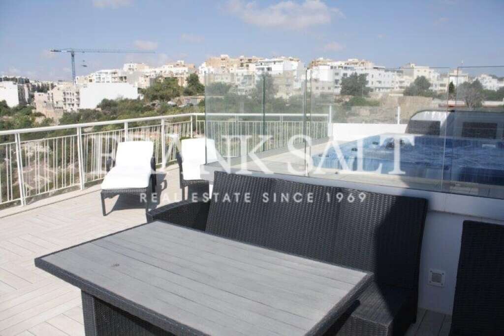3 bedrooms Penthouse in Saint Julian's, Malta No. 6304