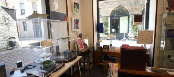 3 rooms Commercial property in Como, Italy No. 261926 3