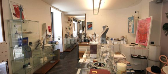 3 rooms Commercial property in Como, Italy No. 261926 6