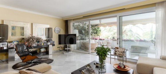 Apartamento de 3 dormitorios en Marbella, Spain No. 144935 6