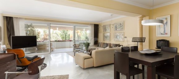 Apartamento de 3 dormitorios en Marbella, Spain No. 144935 8