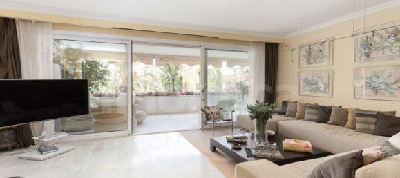 Apartamento de 3 dormitorios en Marbella, Spain No. 144935 7