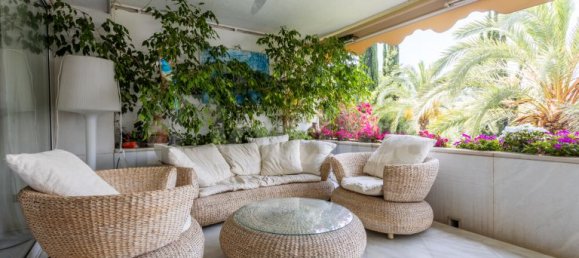 Apartamento de 3 dormitorios en Marbella, Spain No. 144935 2