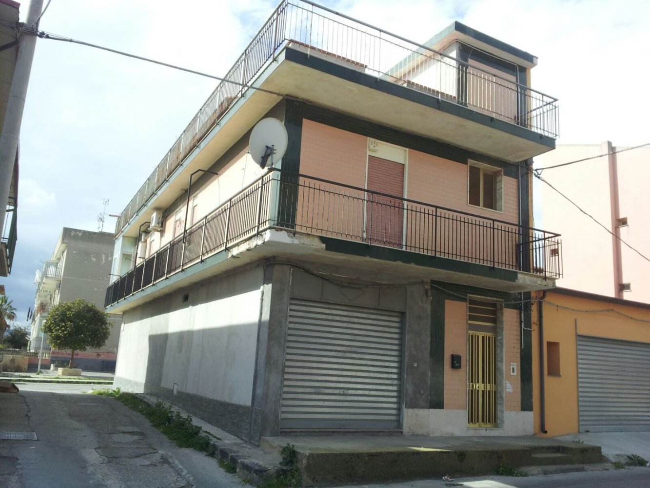 Apartamento de 4 habitaciónes en Melilli, Italy No. 257076