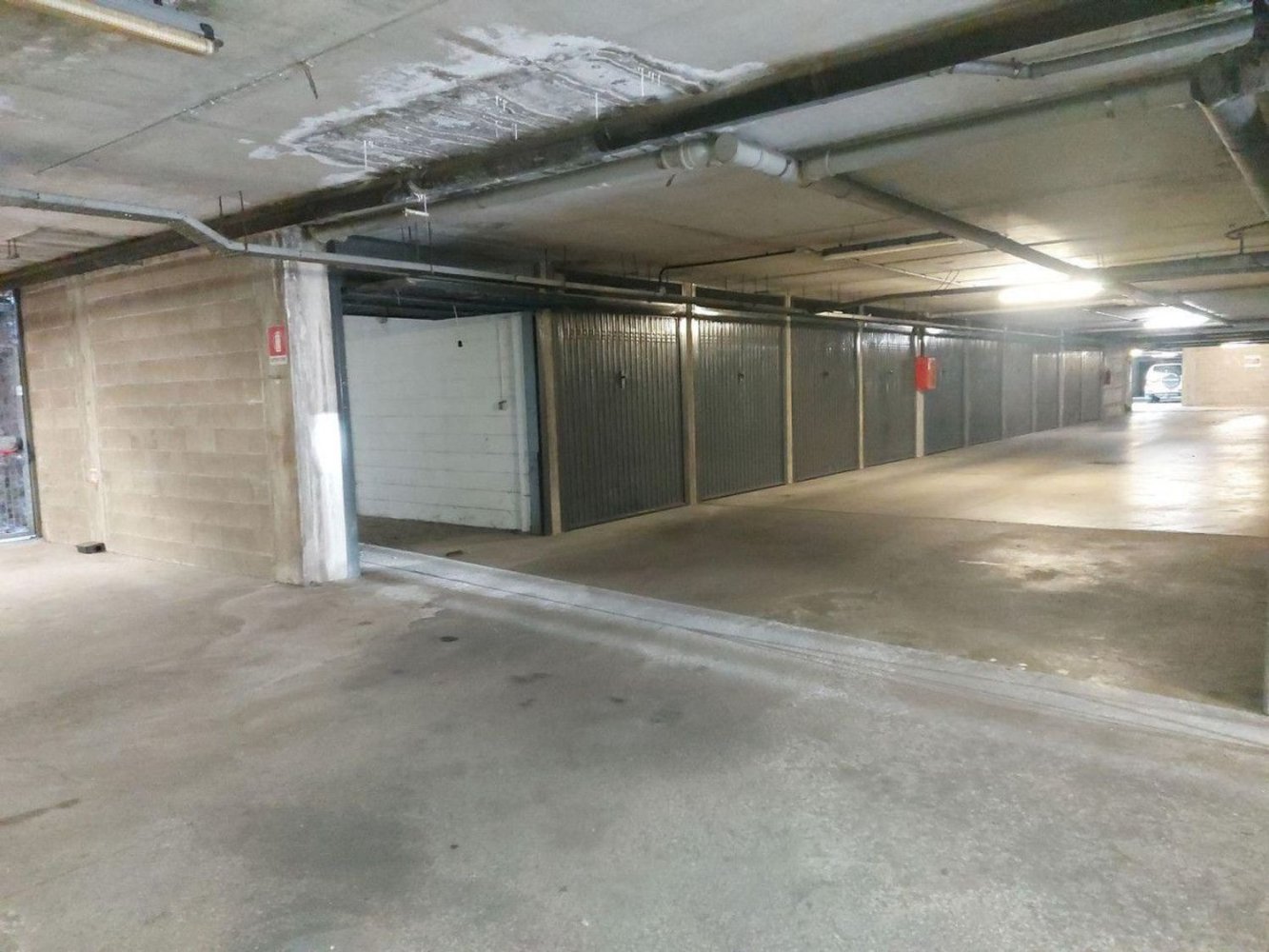 Garagem em Legnano, Italy 15 m² N.º 381415