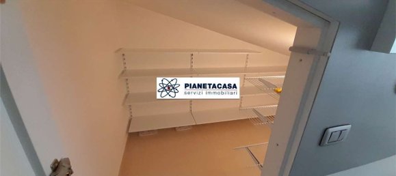 Casa de 2 habitaciónes en Bergamo, Italy No. 3403 17