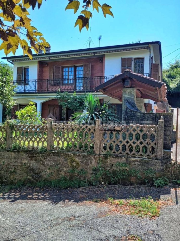 3 bedrooms Villa in Borghetto di Vara, Italy No. 330449