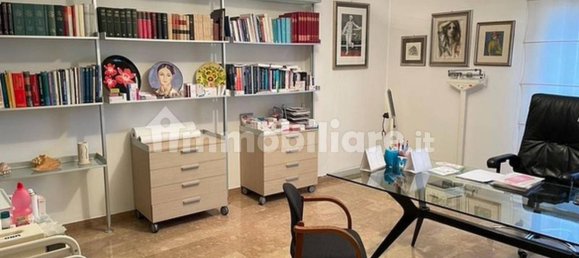 Oficina de 5 habitaciónes en Pescara, Italy No. 288968 10