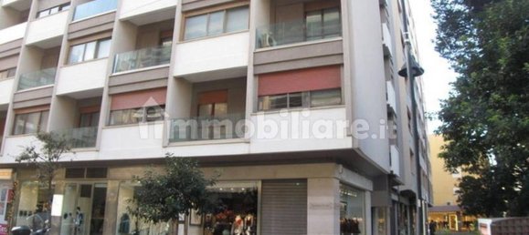 Oficina de 5 habitaciónes en Pescara, Italy No. 288968 3