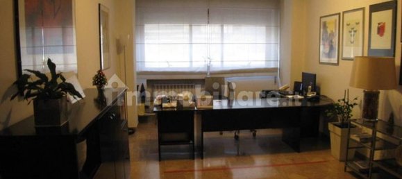 Oficina de 5 habitaciónes en Pescara, Italy No. 288968 6