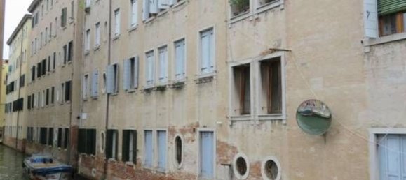 3-salle Appartement à Venice, Italy No. 15471 2