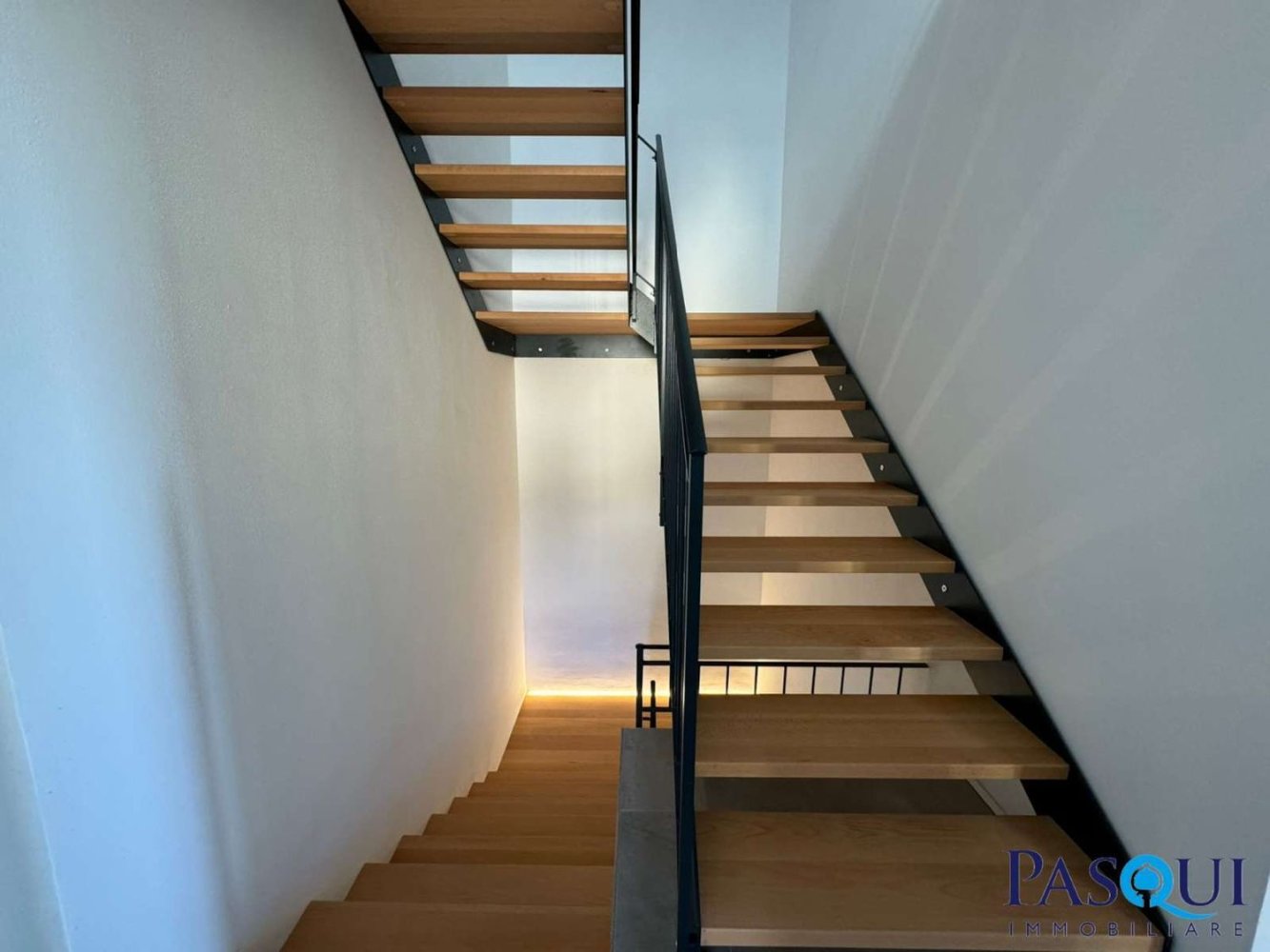 6 rooms Apartment in Poggibonsi, Italy No. 169868